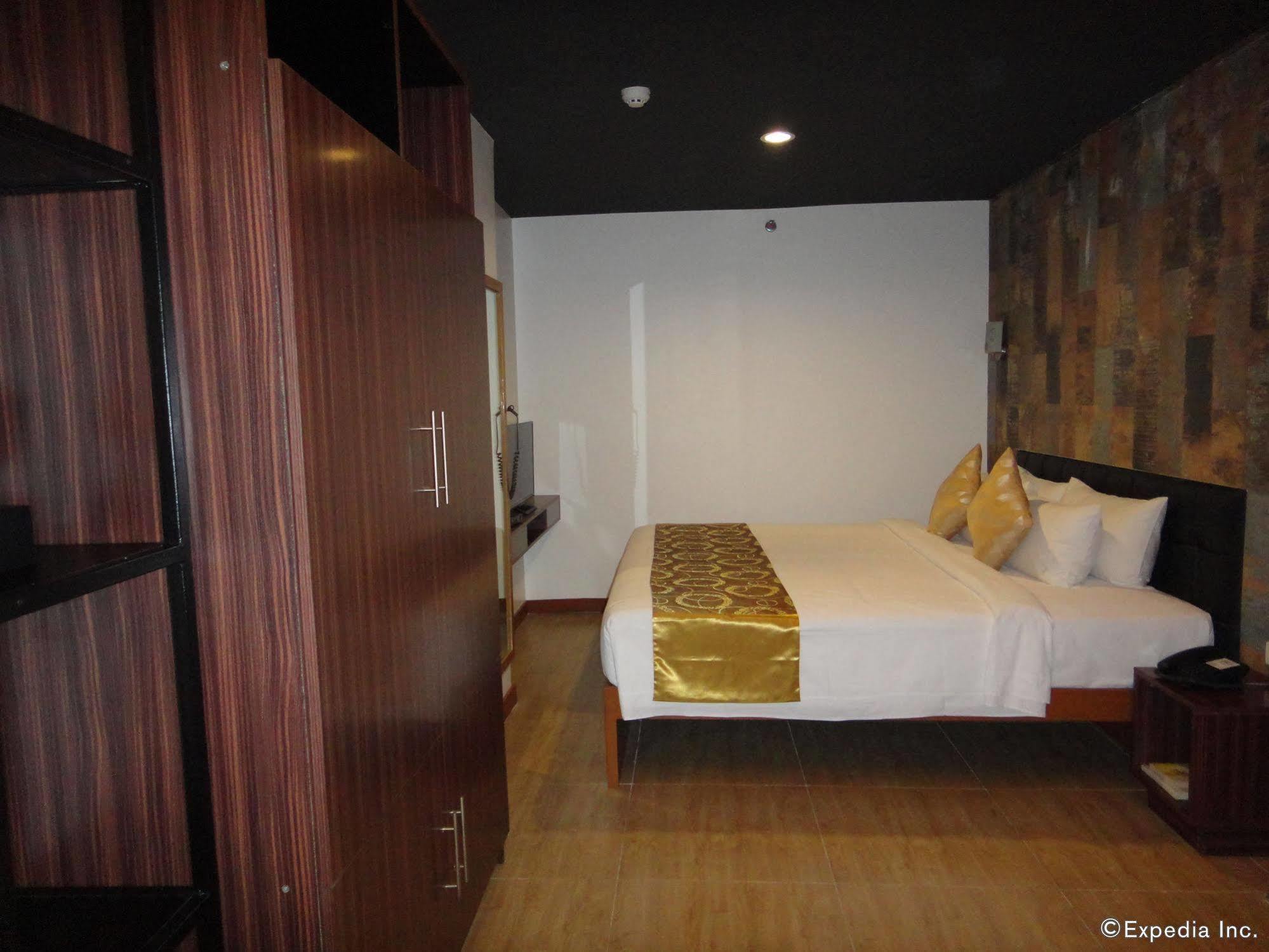 Big Hotel Cebu Extérieur photo